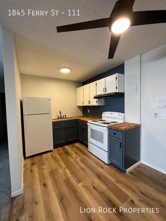 1845 Ferry St-Unit -111 in Anoka, MN - Building Photo