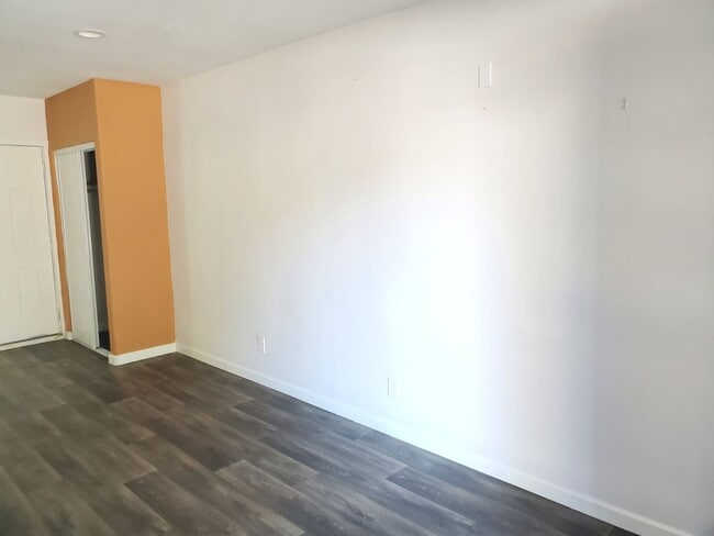 596 Friendly Ln in Crestline, CA - Building Photo - Building Photo