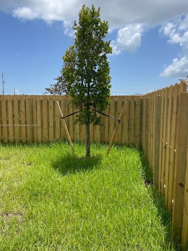 23481 SW 127th Pl in Homestead, FL - Building Photo - Building Photo