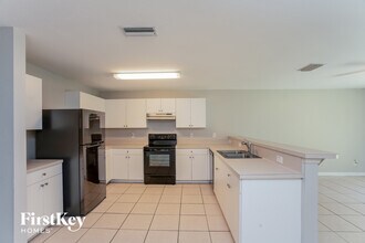 9192 Hillburn Terrace, Unit 5-314 in Englewood, FL - Building Photo - Building Photo