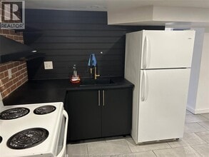 1677 Betts Ave in Windsor, ON - Building Photo - Building Photo