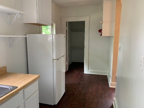 1015 N 8th St in Monroe, LA - Foto de edificio - Building Photo