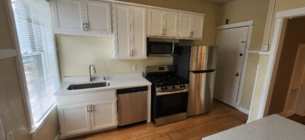 2582 N Stowell Ave in Milwaukee, WI - Building Photo - Building Photo