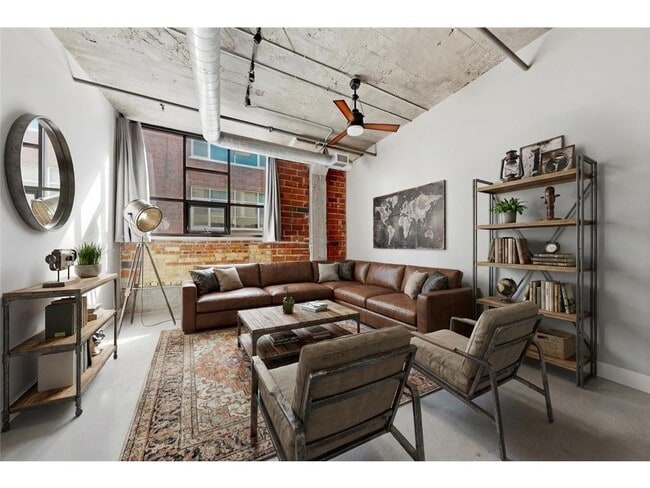 property at 718 N Washington Ave