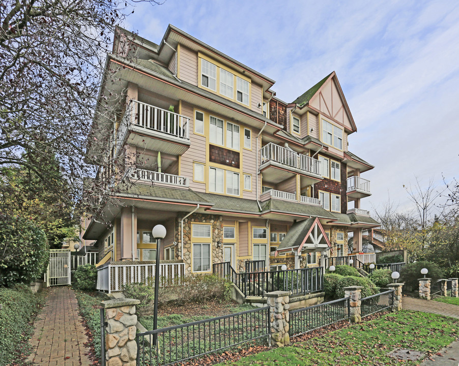 Cypress Steps in New Westminster, BC - Building Photo