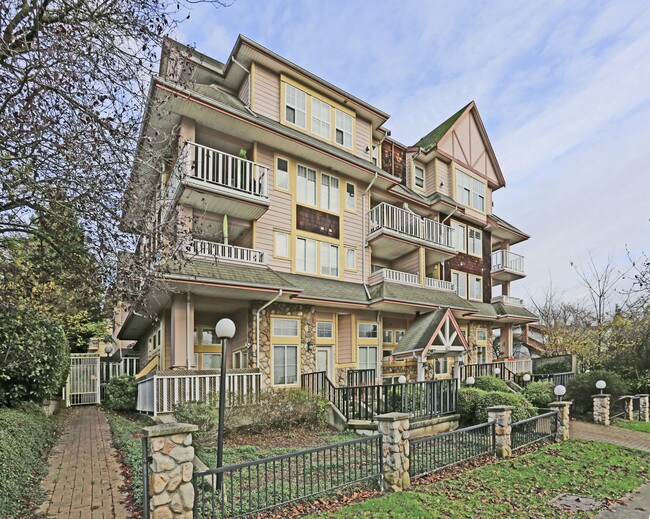 Cypress Steps in New Westminster, BC - Building Photo - Building Photo