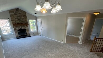 2 Delaware Ct in Schaumburg, IL - Building Photo - Building Photo