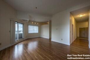 1079 Commonwealth Ave in Boston, MA - Building Photo