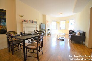 1406 Beacon St, Unit 1 in Brookline, MA - Building Photo