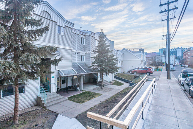 9312 101A Ave NW in Edmonton, AB - Building Photo - Building Photo