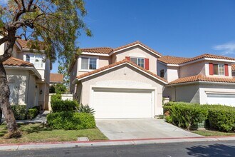 9574 Capricorn Way in San Diego, CA - Building Photo - Building Photo