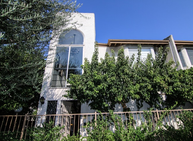 property at 5323 Coldwater Canyon Ave