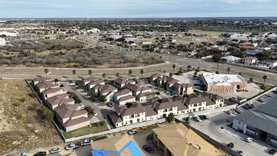 10510 Sandia Dr in Laredo, TX - Building Photo - Building Photo