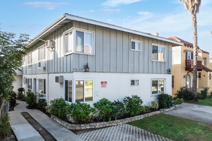 8540-8542 Saturn St in Los Angeles, CA - Building Photo