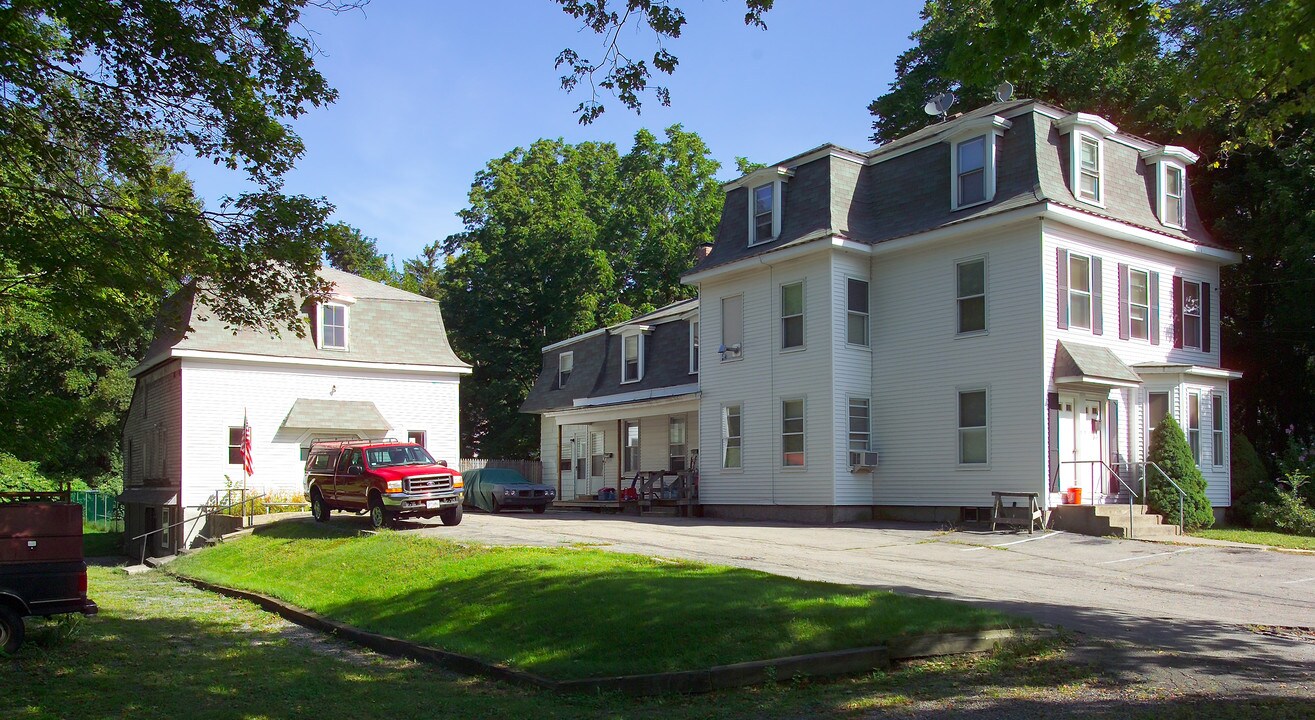 13-15 Rockhill St in Foxboro, MA - Foto de edificio