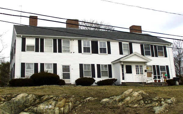 4 Margin St in Cohasset, MA - Foto de edificio