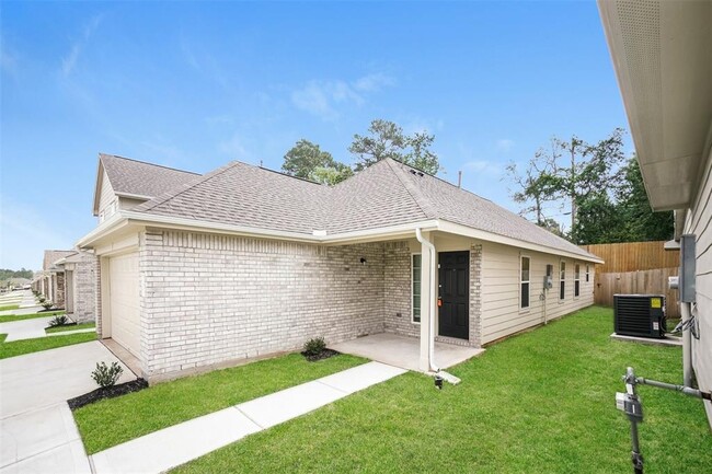 14044 Lahontan Dr in Shenandoah, TX - Building Photo - Building Photo