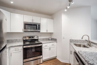 Royal Point Apartments in Kingsland, GA - Building Photo - Interior Photo