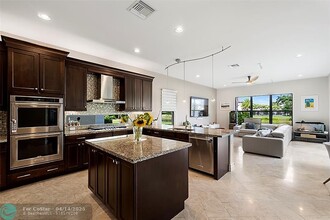 16621 Germaine Dr in Delray Beach, FL - Foto de edificio - Building Photo