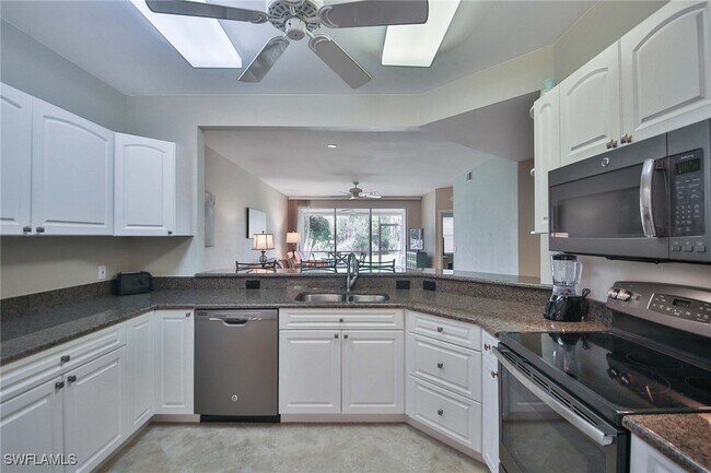 526 Lake Louise Cir