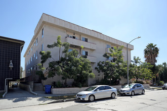 916 S Sherbourne Dr in Los Angeles, CA - Building Photo - Building Photo