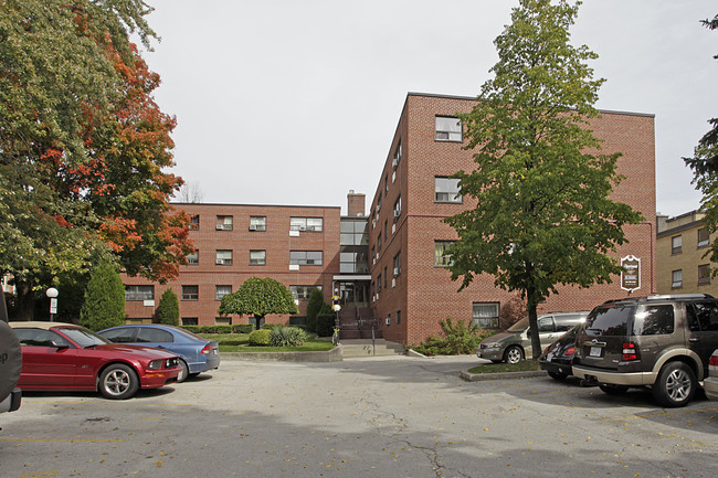 101 Coe Hill Dr in Toronto, ON - Building Photo - Primary Photo