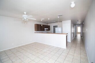 3105 Guerrero St-Unit -2 in Laredo, TX - Building Photo - Building Photo