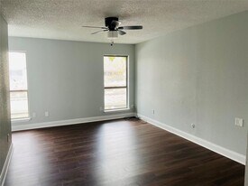 9534 Pagewood Ln in Houston, TX - Building Photo