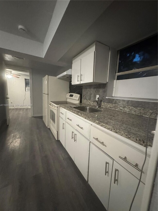 7802 NW 8th Ave in Miami, FL - Foto de edificio - Building Photo