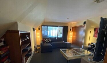 543 Broadway, Unit #1 in Somerville, MA - Foto de edificio - Building Photo