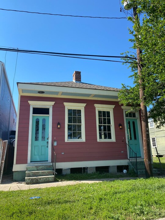 2225 S Liberty St in New Orleans, LA - Building Photo