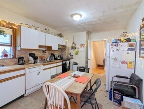 83 Yorktown St in Somerville, MA - Foto de edificio - Building Photo