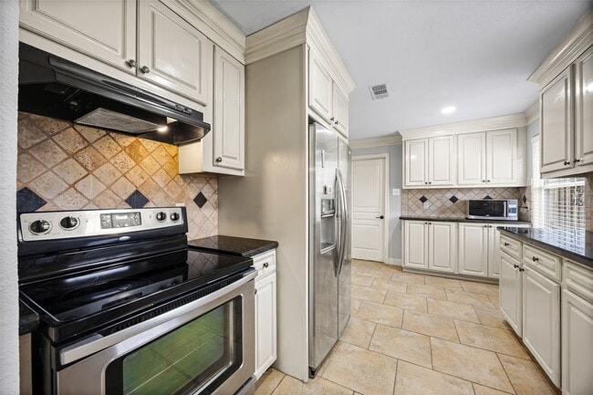 property at 5303 Heatherbrook Dr