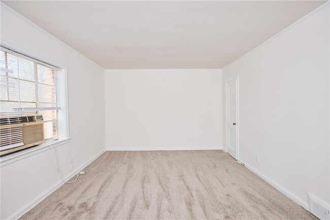 property at 1347 Briarwood Dr NE
