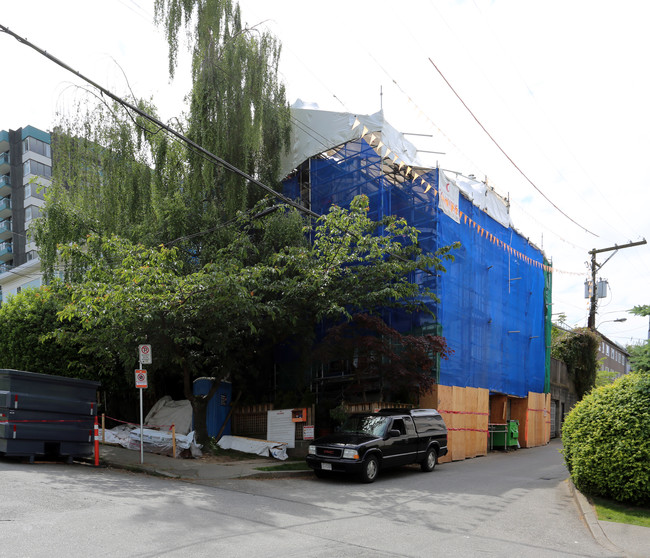 Vine Gardens in Vancouver, BC - Building Photo - Building Photo