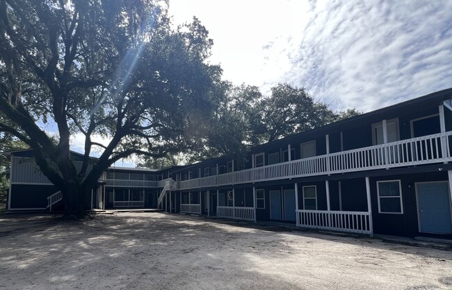 2413 S Fraser St, Unit 1 Bedroom in Georgetown, SC - Building Photo - Building Photo