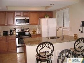 33A Haddon Rd in Monroe Township, NJ - Building Photo - Building Photo