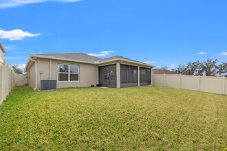 3946 Postmark Lake Pl in Seffner, FL - Building Photo - Building Photo