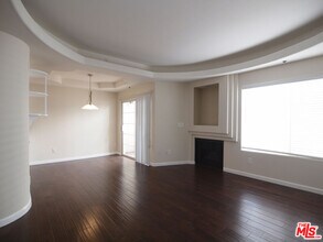 10627 Moorpark St in Los Angeles, CA - Building Photo - Building Photo