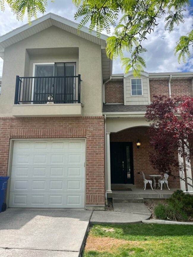 property at 251 Sunshine Dr