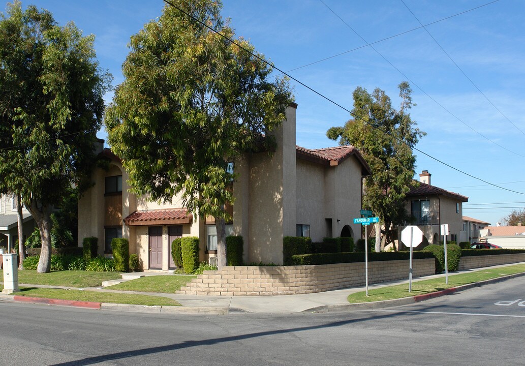 11231 Bloomfield St in Los Alamitos, CA - Building Photo