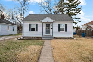 2517 3rd St in East Moline, IL - Building Photo