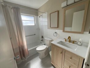 9186 SE Venus St in Hobe Sound, FL - Building Photo - Building Photo