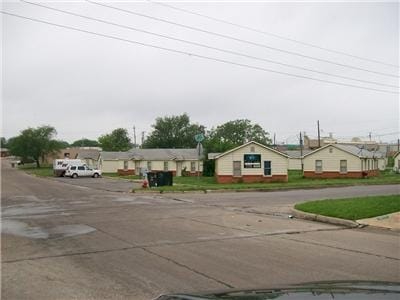 Lawton Cottages in Lawton, OK - Foto de edificio