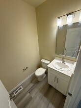 9007 Nafizah Way in Yakima, WA - Building Photo - Building Photo