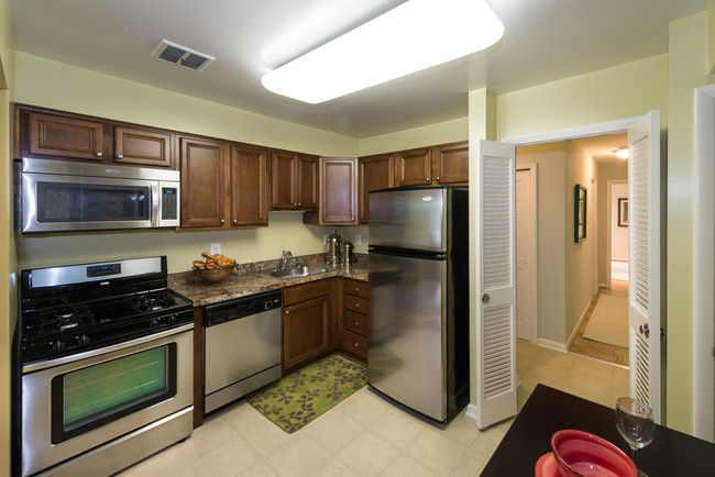 Ruxton Village Apartments photo'