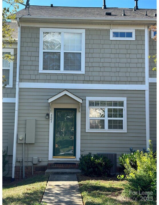 121 Woodsong Ln in Mooresville, NC - Building Photo