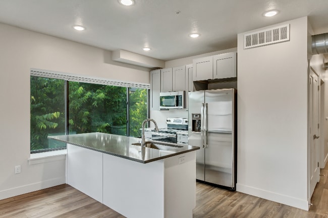 606 W North Temple St in Salt Lake City, UT - Building Photo - Building Photo