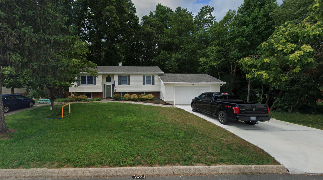 1333 Ashburton Dr in Gambrills, MD - Building Photo