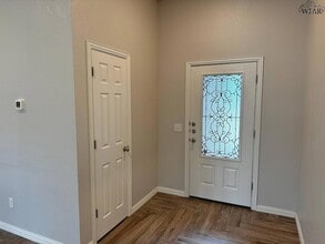 301 Mariners Wy in Wichita Falls, TX - Foto de edificio - Building Photo